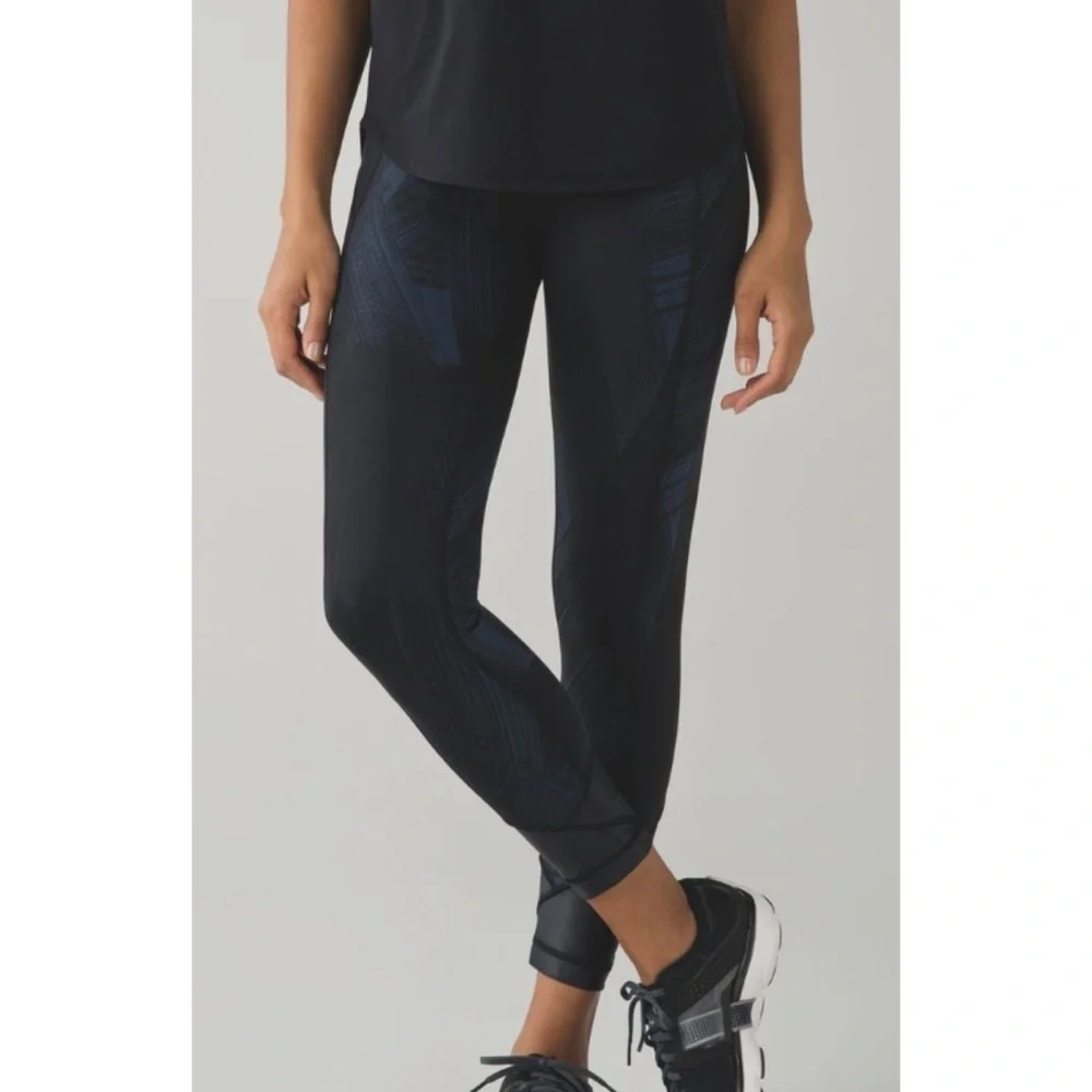Lululemon Pace Queen Leggings Navy - Picture 1 of 13
